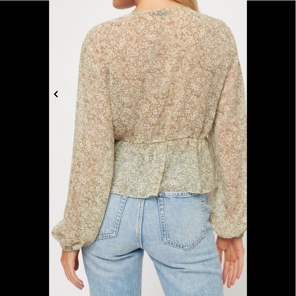 2 for 45$🤑 Ginger Tie-Front Peplum Blouse - Picture 2 of 3